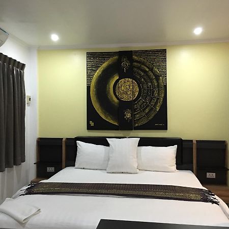 Galaxy Suites Pattaya Exterior foto