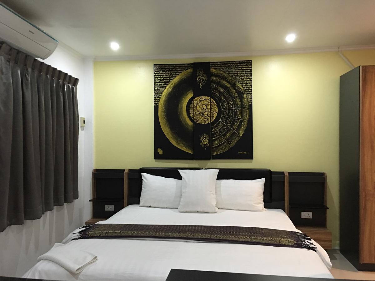 Galaxy Suites Pattaya Exterior foto