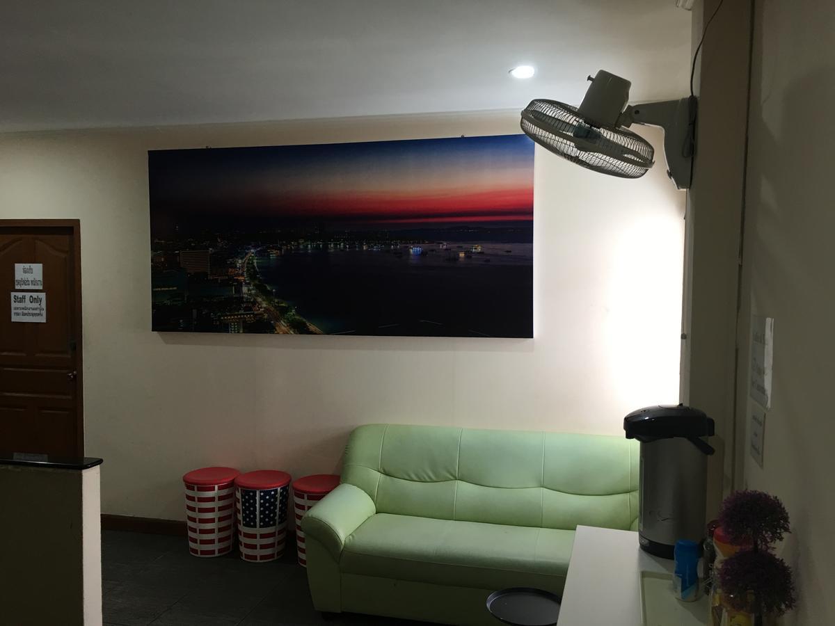 Galaxy Suites Pattaya Exterior foto